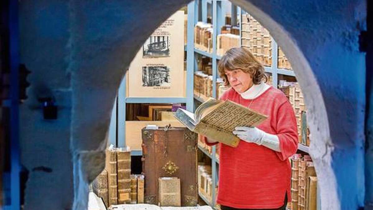 Feuilleton: Bertholdsburg rückt wertvolle Bibliothek ins Licht