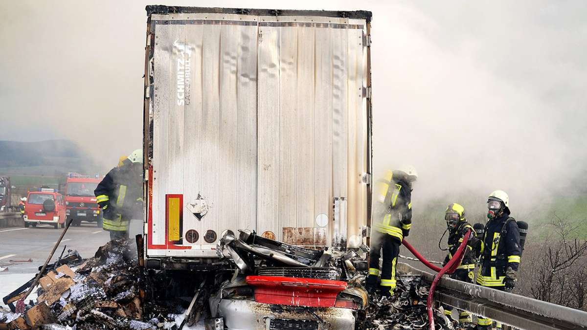 Thüringen: Verbrannte Ladung wie Schmierseife: A 38 nach tödlichem Unfall wieder frei