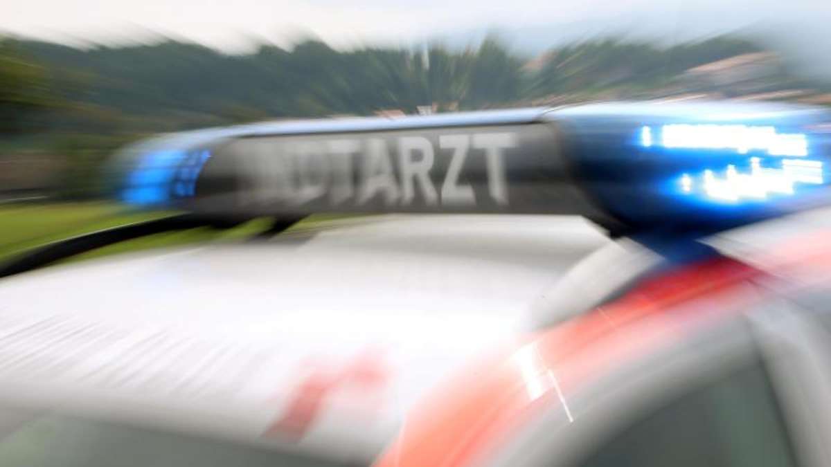 Thüringen: 27-Jähriger überschlägt sich mit Auto und wird lebensgefährlich verletzt