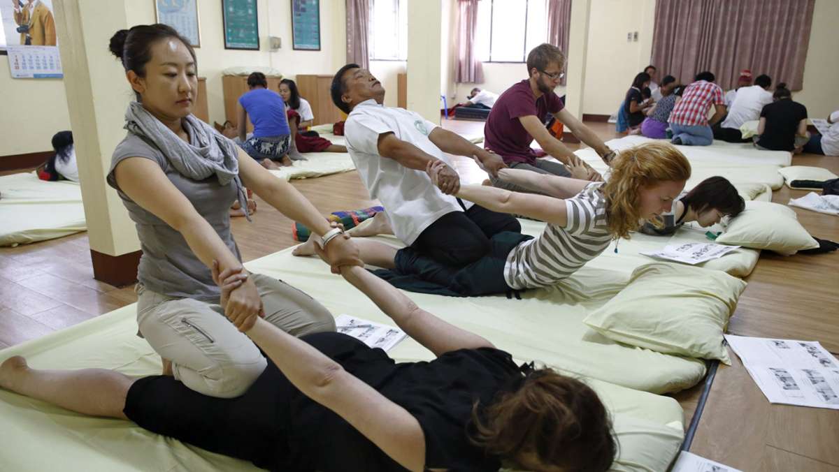 Bildungsfreistellung: Besser arbeitsfrei  mit  Thai-Massage-Kurs