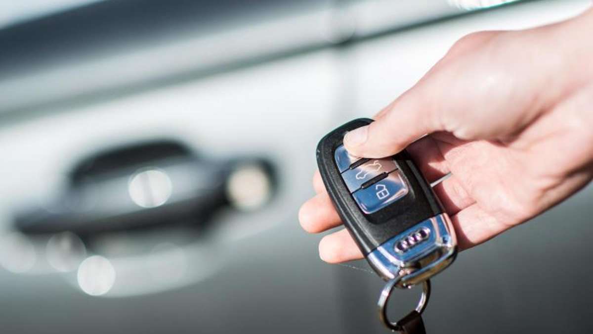Hildburghausen: 19-Jähriger fährt Bekannten zur Polizei und muss selbst die Autoschlüssel abgeben