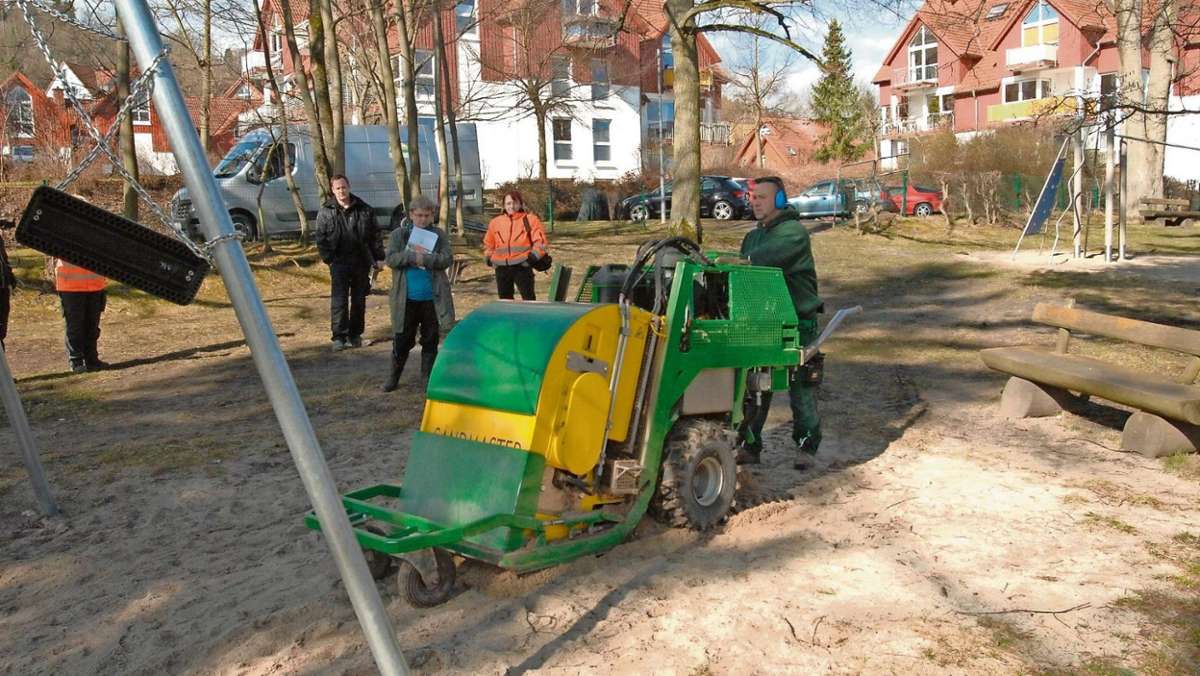 Ilmenau: Maschine sorgt für feinen Sand