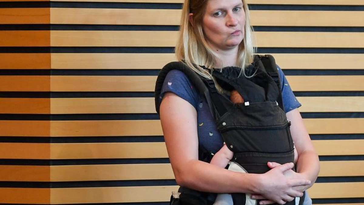 Thüringen: Baby im Parlament? Junge Mutter vor Tür gesetzt