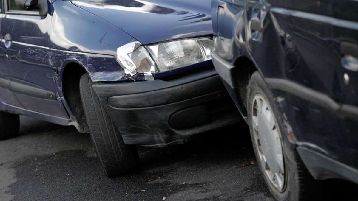Meiningen: Aufeinander geschoben: Unfall mit vier Fahrzeugen