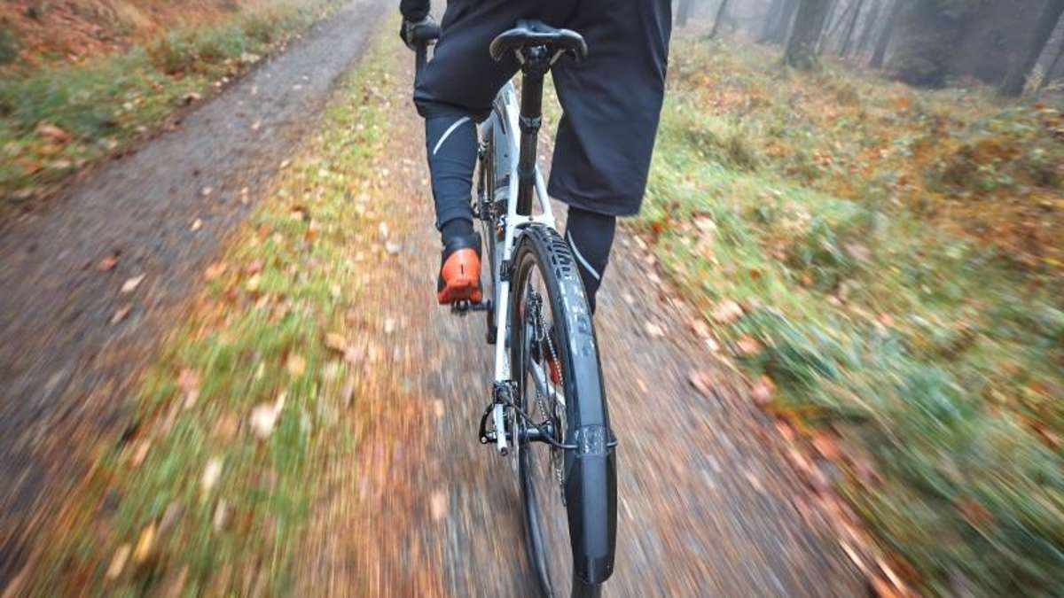 Eisfeld: Fahrrad-Fahrer gerät in Geschwindigkeitskontrolle