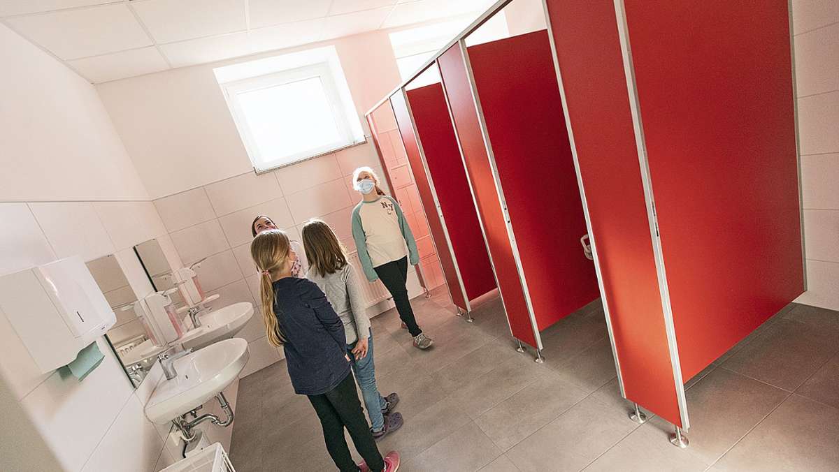 Schulmodernisierung: WC-Trakt aus  DDR-Zeit froh verabschiedet
