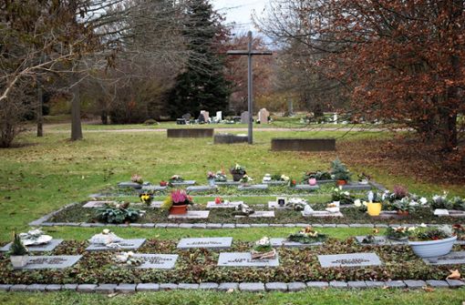 Partnergräber sind eine alternative Bestattungsform auf dem Stadtfriedhof. Foto: Susann Eberlein