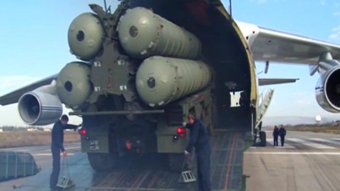 Umstrittene russische Raketenabwehr in Türkei angekommen