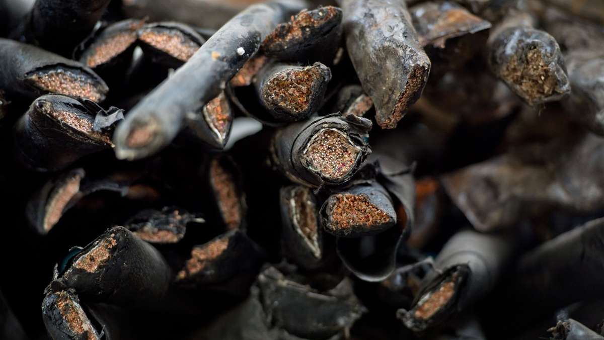 15.000 Euro Schaden : Kupferdiebe stehlen 200 Meter Kabel