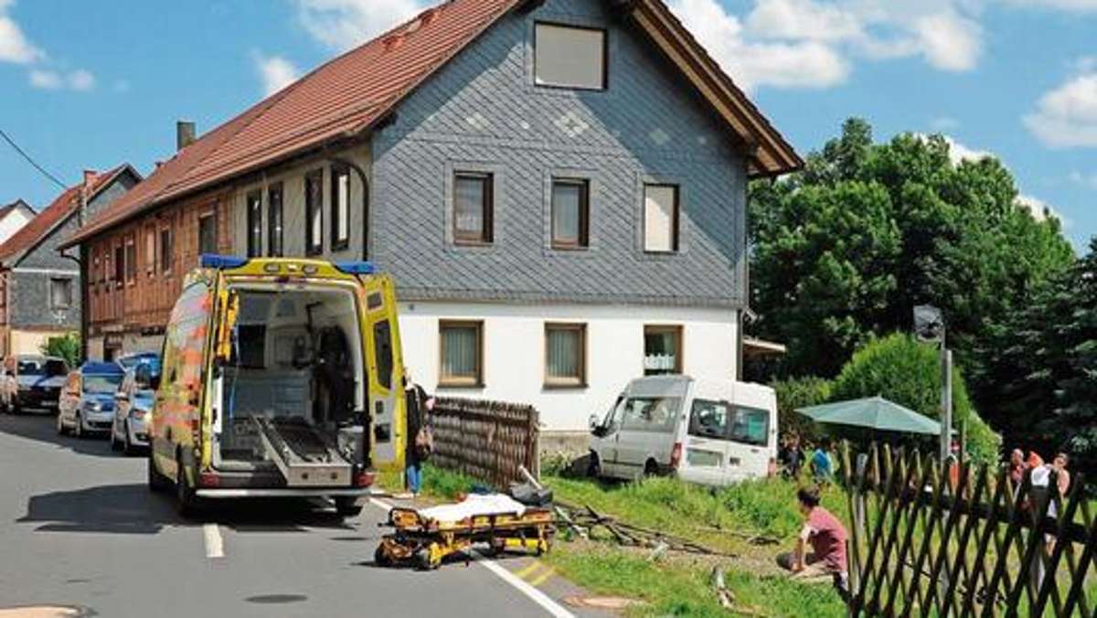 Hildburghausen: Gartenzaun durchbrochen und am Haus gelandet