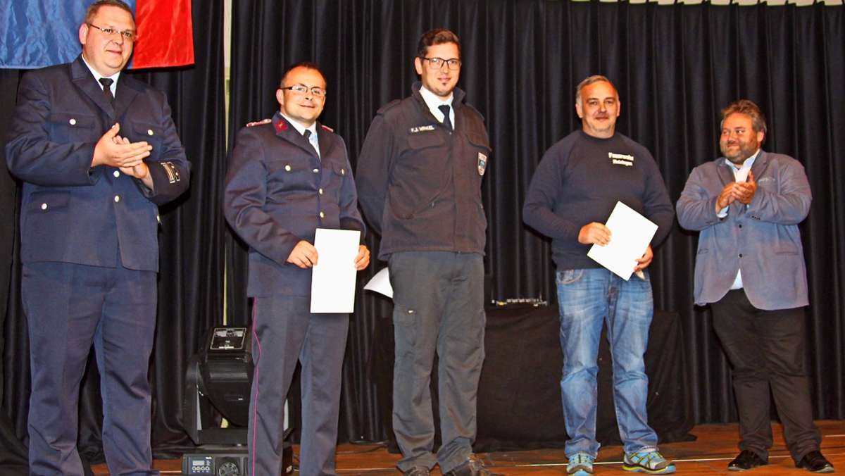 Feuerwehr Meiningen: Feuerwehrleute für persönlichen Einsatz geehrt