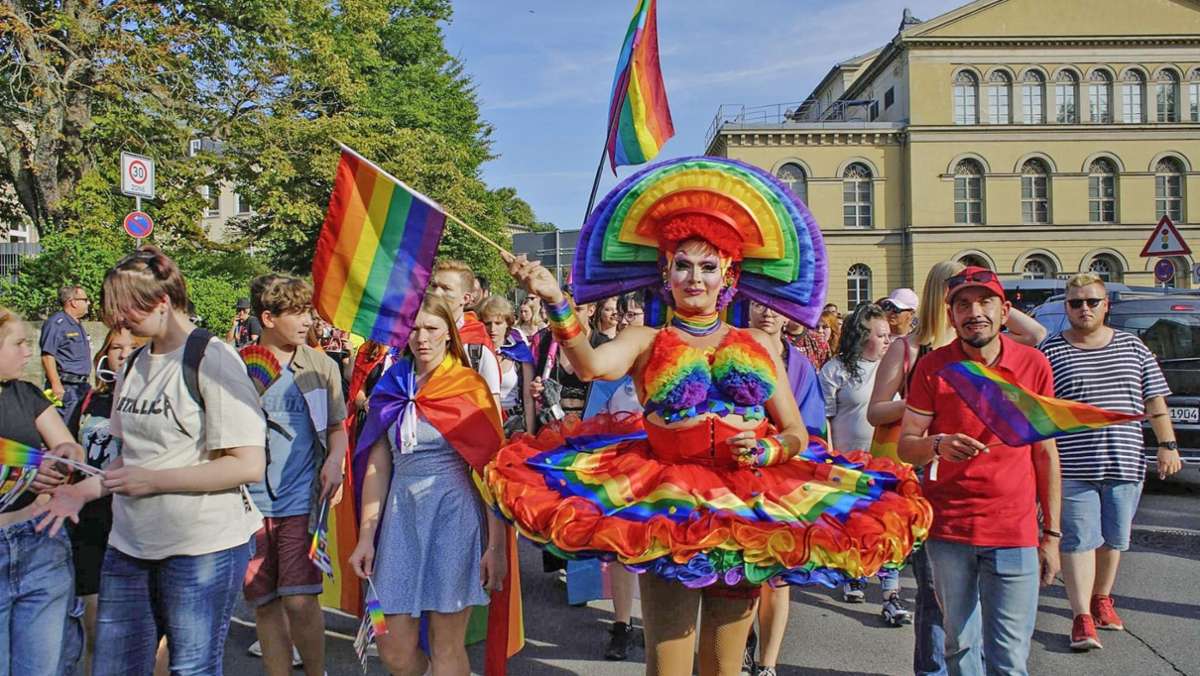 KJB will CSD etablieren: Umzug mit Regenbogenflagge bald in Ilmenau?