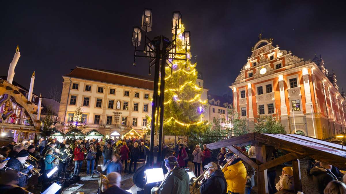 Weihnachtsmarkt Gotha: Im Schwibbogen trinkt man Glühwein