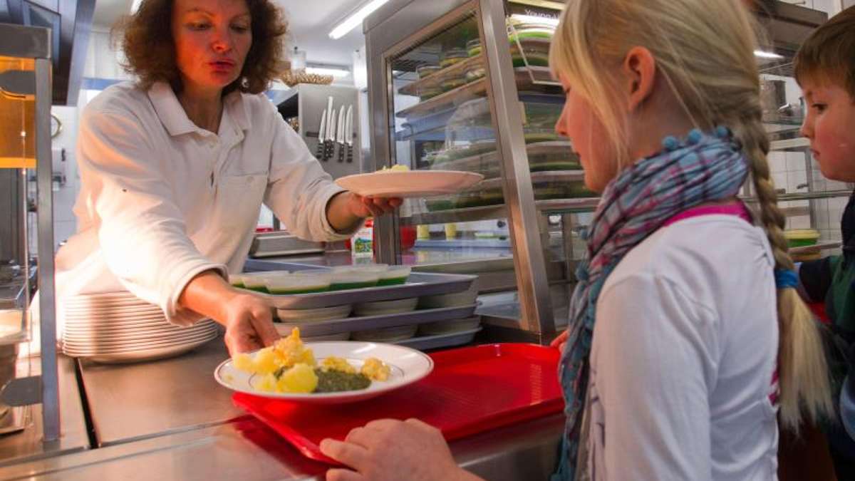 Thüringen: Essen in der Schule: Zu viel Fleisch und zu lange warm gehalten