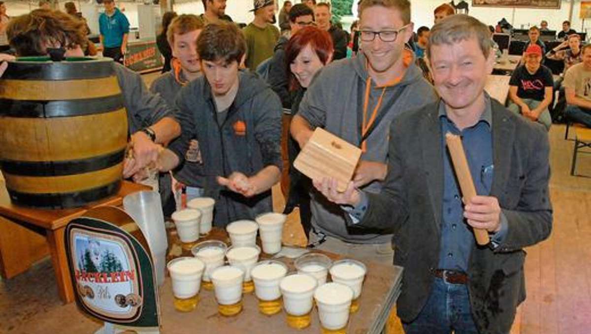 Ilmenau: Bier-Anstich zum Bergfest