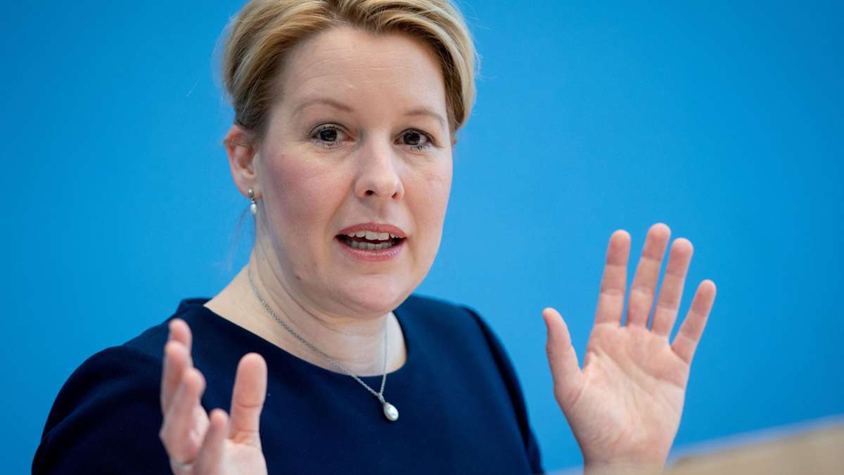 Plagiatsaffäre : Bundesfamilienministerin Franziska Giffey tritt zurück