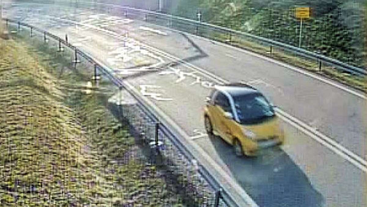 Polizei bittet um Hinweise: Rothaarige mit knallgelbem Smart als Geisterfahrerin auf A71