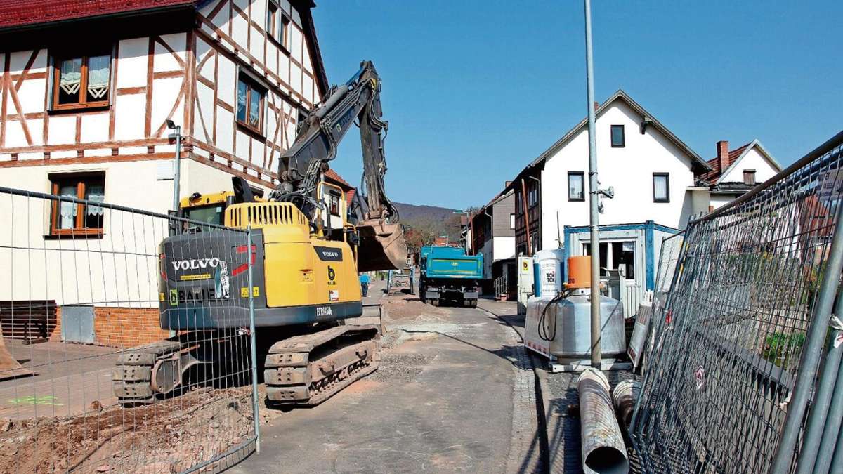 Floh-Seligenthal: Startlöcher für Bauarbeiten gegraben