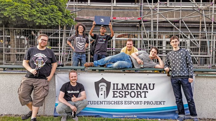 E-Sport-Turnier in Ilmenau: Wie Fußball, nur mit Autos und digital