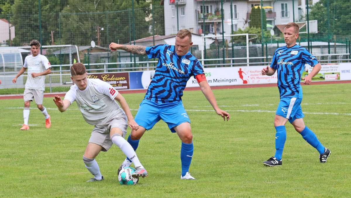 Fußball, Kreisoberliga-Derby: Gräfinau-Angstedt schlägt die Germania mit 3:2