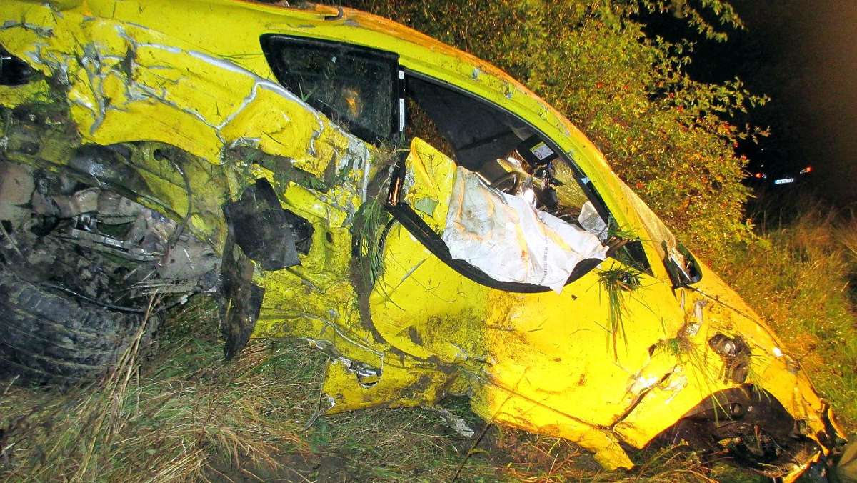 Thüringen: Sportwagen überschlägt sich auf Autobahn: zwei Schwerverletzte