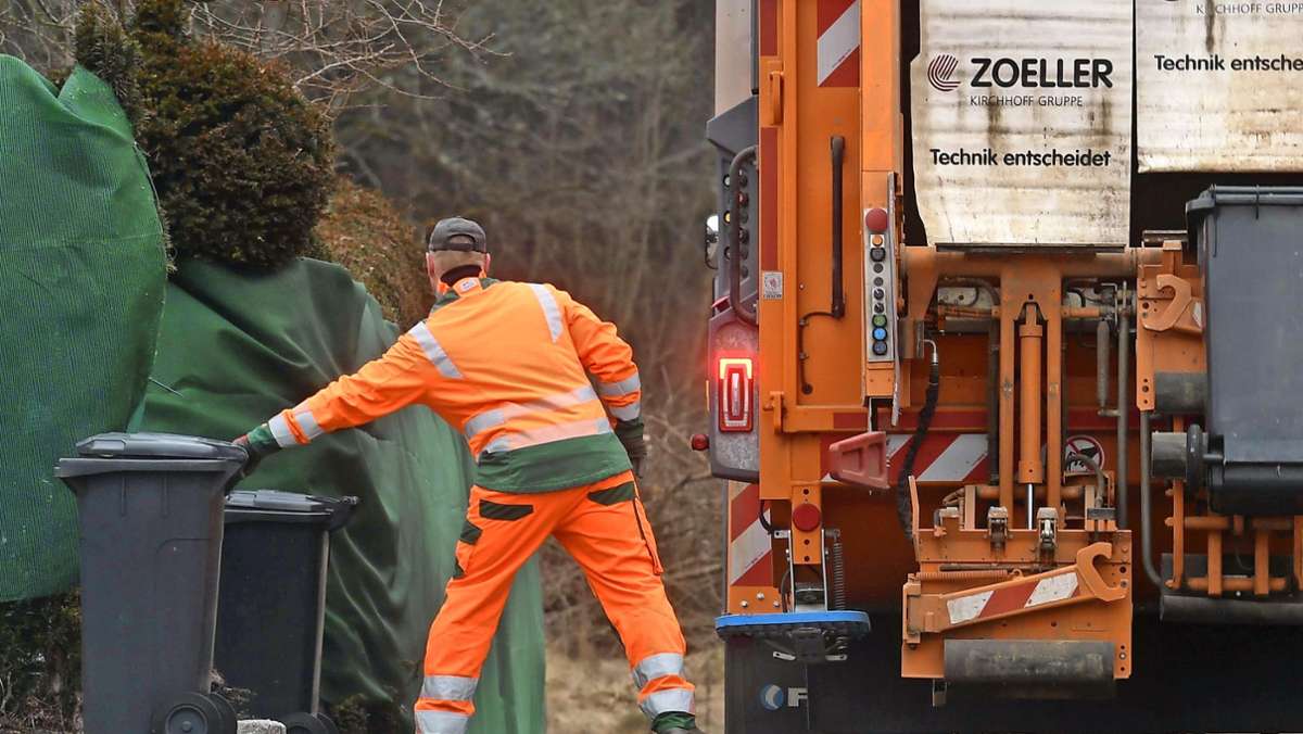 Abfallgebühren im Landkreis: Abfallgebühren: Großvermieter beklagen sich vor Kreistagssitzung