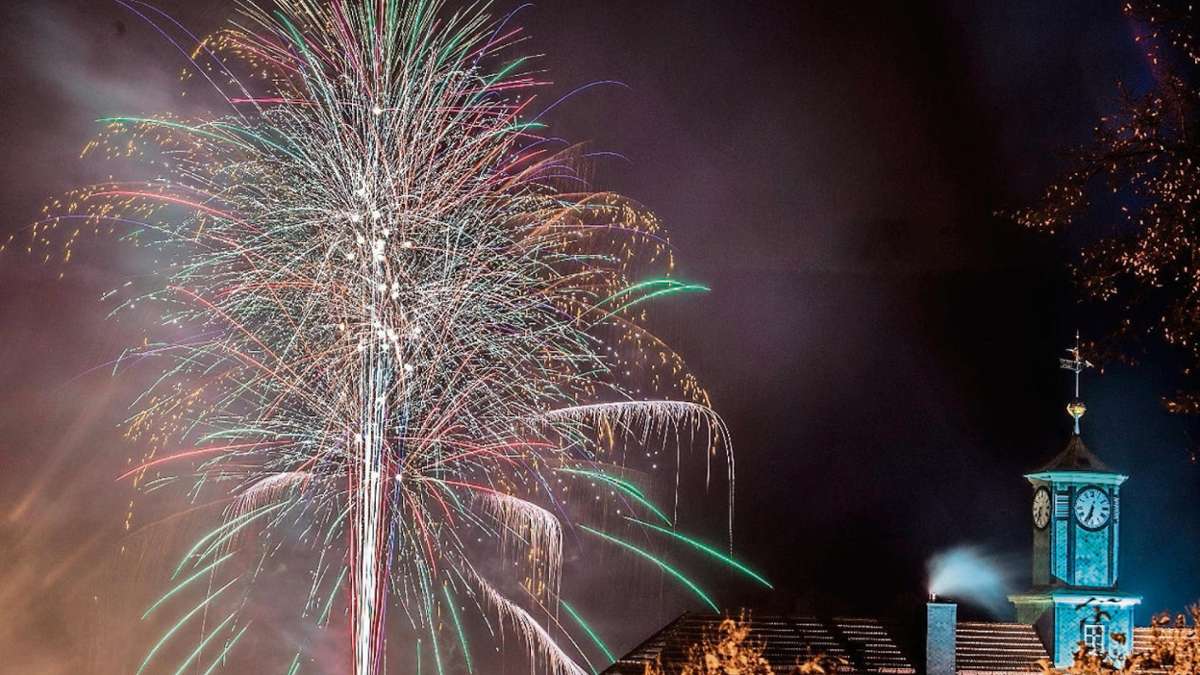Hildburghausen: Die schönsten Silvesterfotos: Mit 2017 Cent ins Neue Jahr