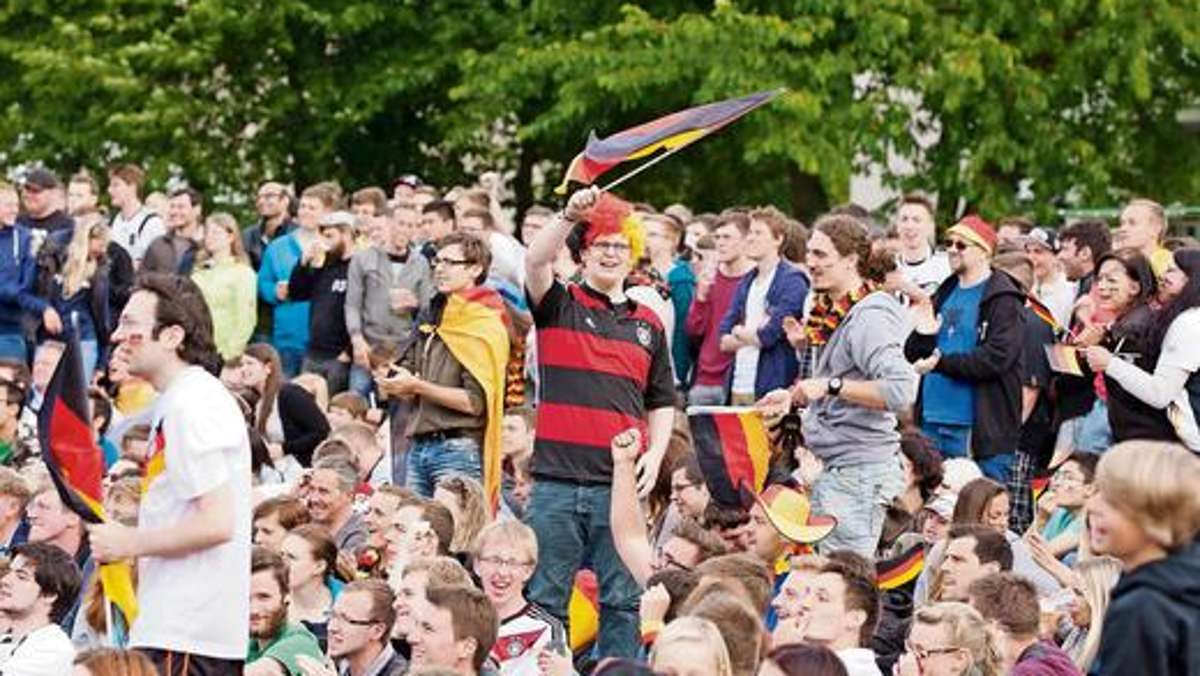 Ilmenau: WM-Begeisterung vor den Ilmenauer Leinwänden