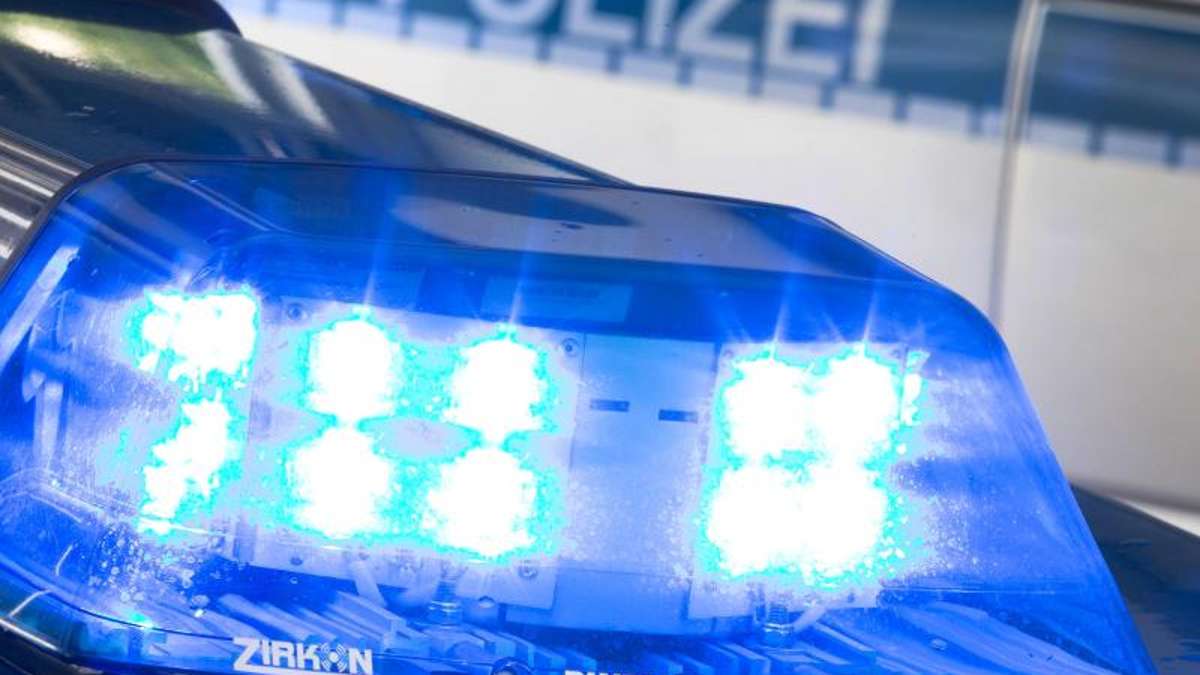 Thüringen: Senior fährt in Rudolstadt gegen zwei Hauswände: Fußgängerinnen verletzt