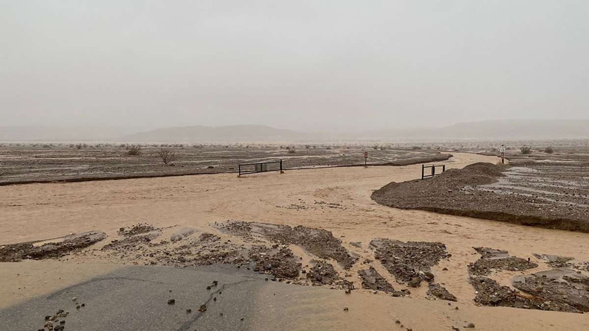 Death Valley Nationalpark: Hunderte Besucher nach Überschwemmungen evakuiert