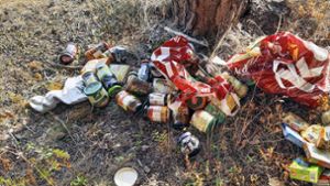 Illegaler Müll: Tütenweise Lebensmittel im Wald