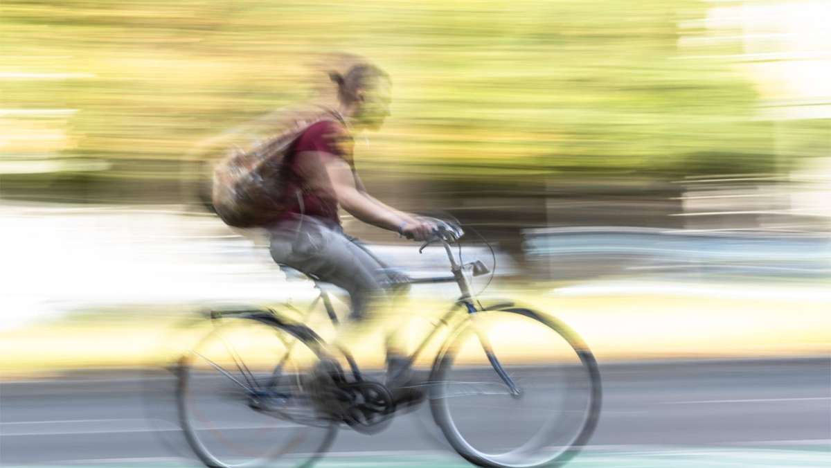 2500 Euro Schaden: Radfahrer begeht Fahrerflucht