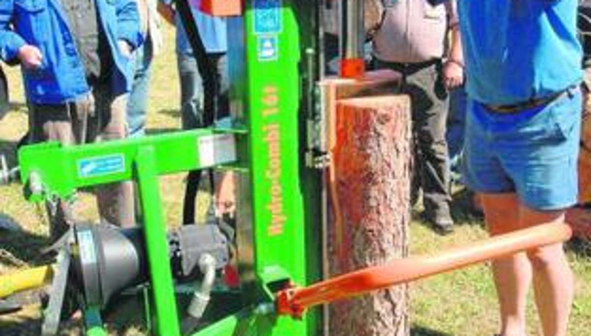Ilmenau: Traktoren schauen und Holz sägen