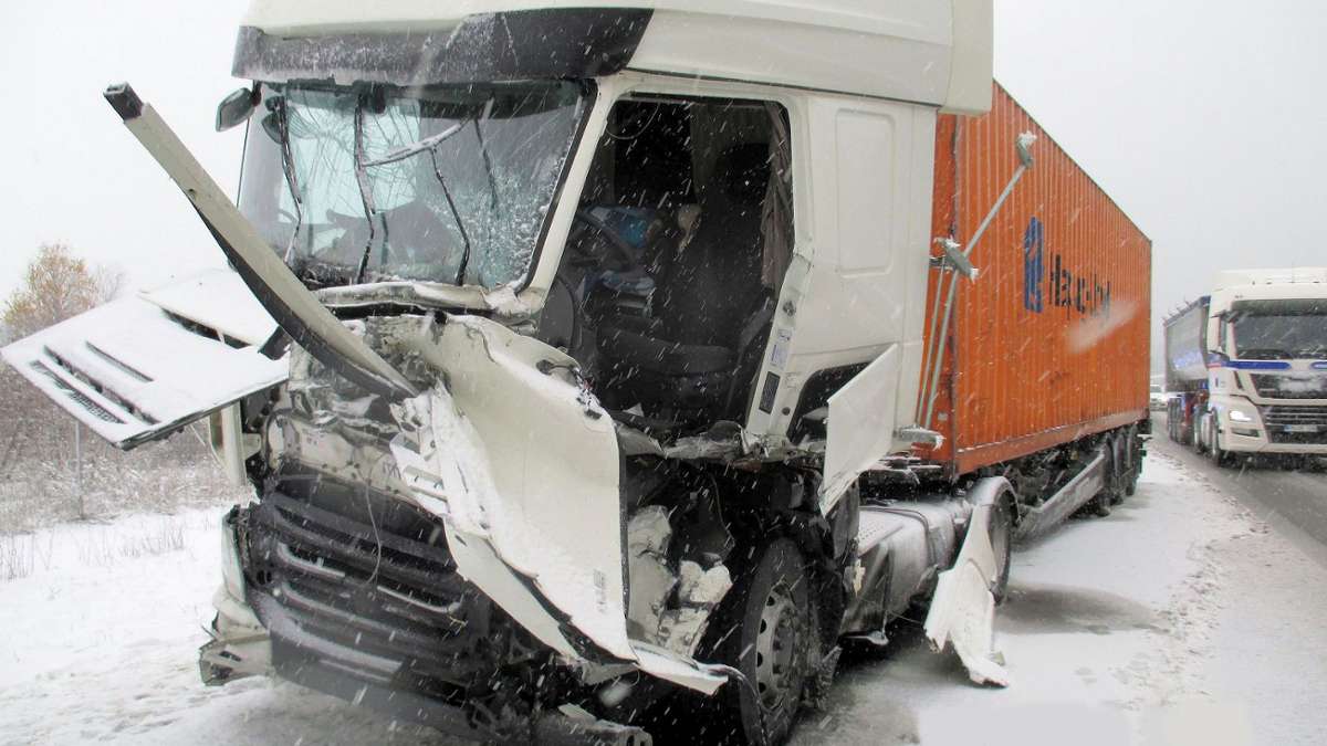 Thüringen: Stau nach Glätte-Crash auf der A 71 und 13 Verletzte bei 85 Unfällen