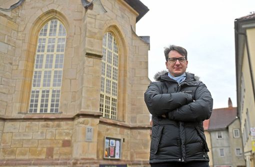 Entschlossen: Andreas Barth ist seit 2018 Pfarrer in Schleusingen. Das Engagement der Kirchengemeinde gegen Rechts setzt er fort. Foto: /Bastian Frank (2)/privat (2)