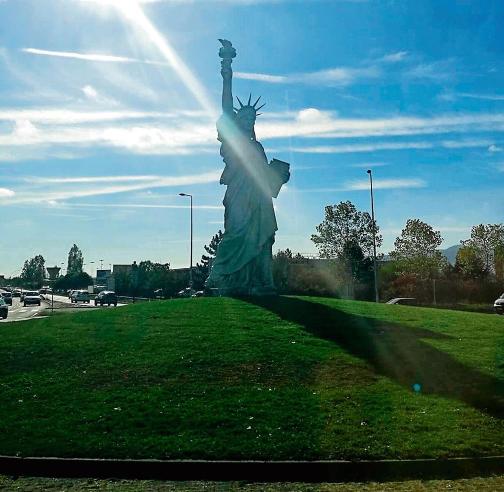 Nicht nur in New York gibt es Nachbildungen der Statue of Liberty. So beispielsweise in mehreren französischen Städten, unter anderem seit 2004 in Colmar.
