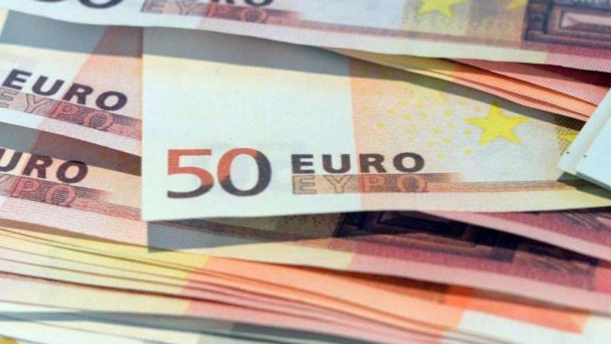 Meiningen: Trickbetrüger lenkt Kino-Kassiererin ab und klaut 50-Euro-Scheine
