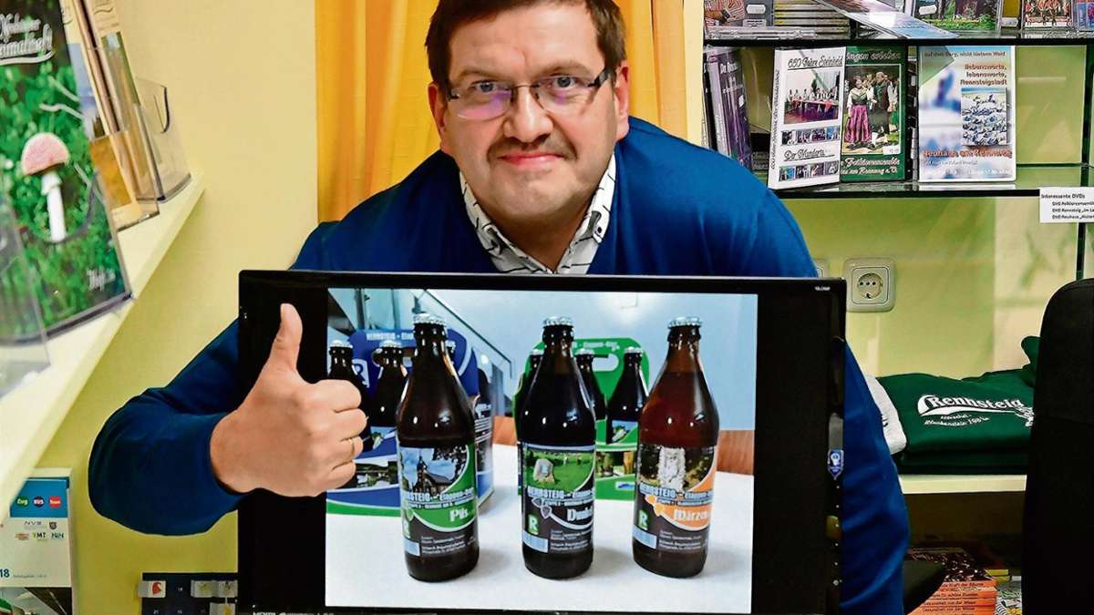 Sonneberg/Neuhaus: Ein Rennsteig-Bier lässt sich auch der Stadtchef munden