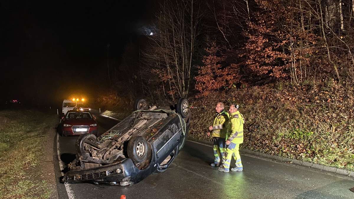 Fahrer leicht verletzt: Verkehrsunfall bei Judenbach endet glimpflich