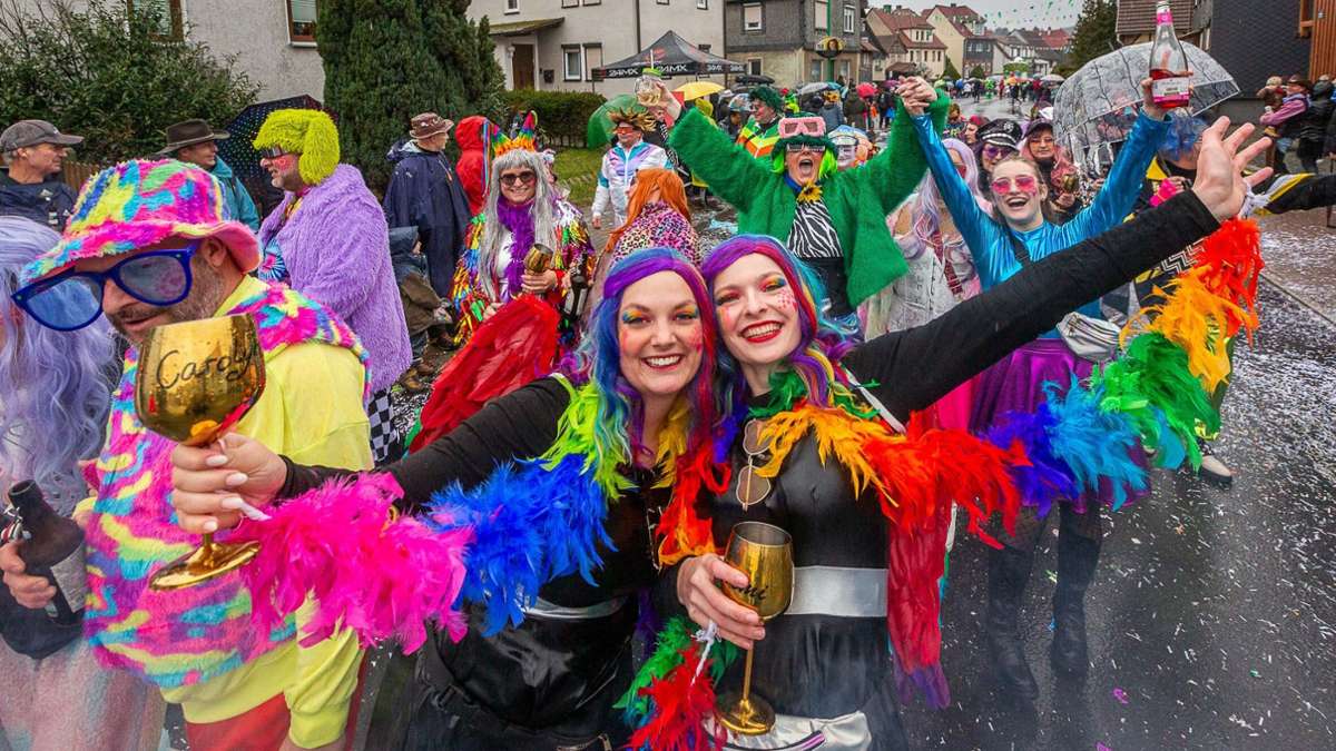 Der Regen tat der besten Karnevalsstimmung in Viernau zum Umzug am Sonntag keinen Abbruch.