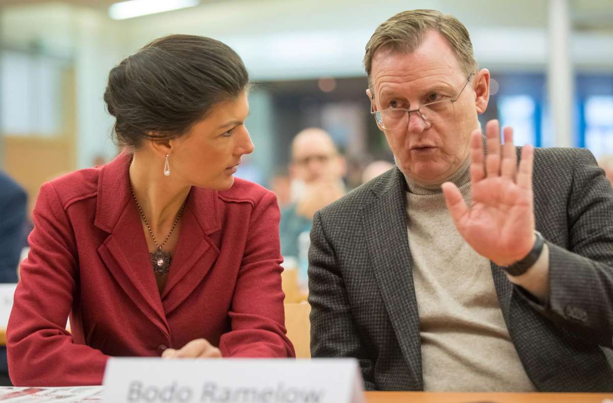 Ein Bild aus besseren Tagen: Thüringens Ministerpräsident Bodo Ramelow  und Sahra Wagenknecht beim Landesparteitag 2016.