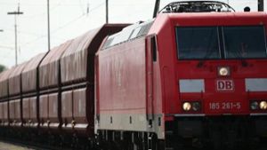Betrunkener stoppt Güterzug: Lokführer macht Notbremsung