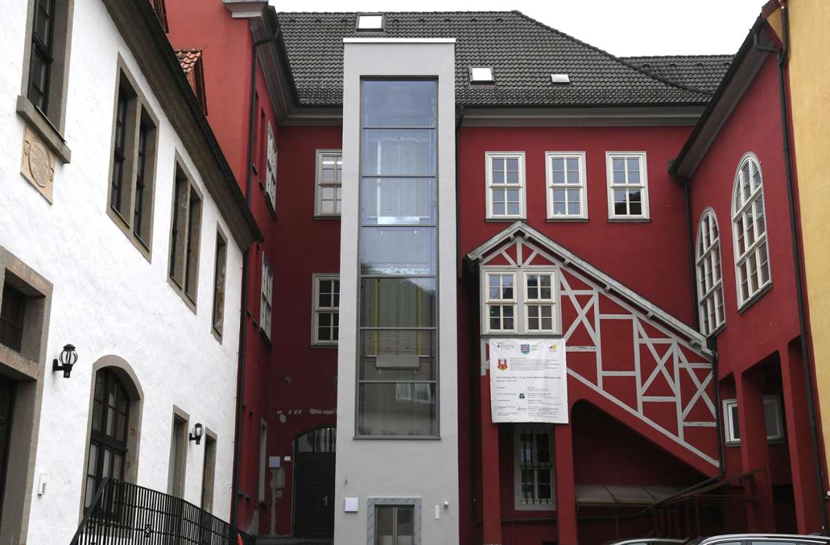 Der Aufzug am Alten Rathaus kann immer noch nicht benutzt werden. Foto: frankphoto.de