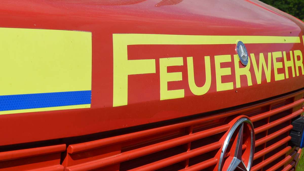 Feuerwehren erneut im Einsatz: Funken aus dem Schornstein