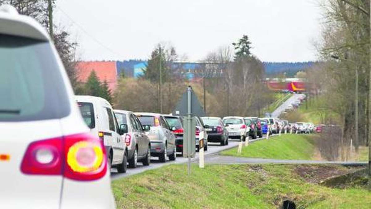 Hildburghausen: Drei Verletzte und Verkehrschaos nach Vorfahrtsfehler