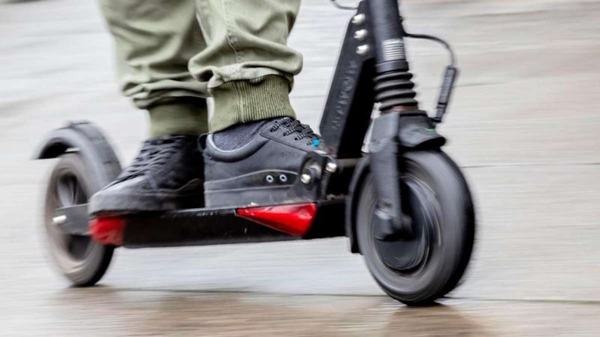 Thüringen: E-Scooter-Fahrer verliert jodelnd seinen Führerschein