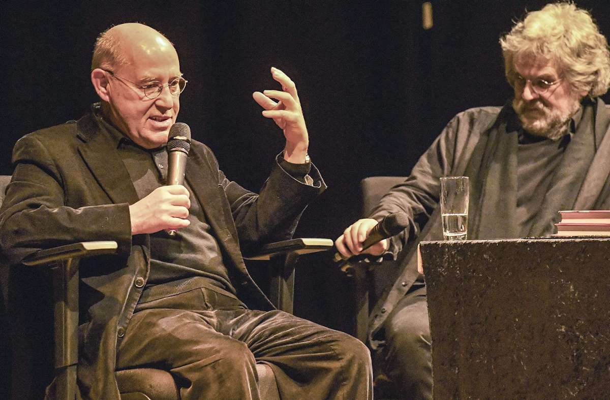 Bereitwillig stellte sich Gregor Gysi (links) den Fragen von Moderator Hans-Dieter Schütt. Foto: /Wolfgang Swietek