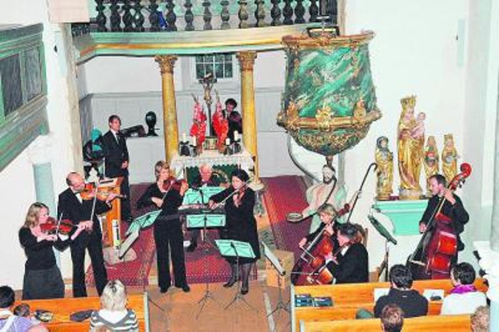 In Heinersdorfs Marienkirche begeisterte das Kammerorchester "Musici Medici" die zahlreichen Zuhörer aus Bayern und Thüringen.