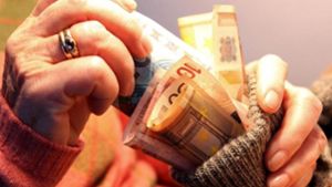 Fiese Masche: Trickdieb stiehlt 86-Jährigen 2500 Euro