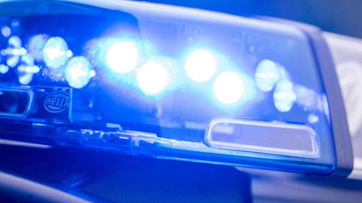 Meiningen: Betrunkener zieht sich vor Polizisten in Meiningen aus
